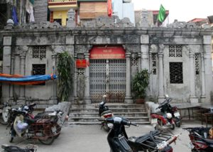 Lăng mộ đá Hoàng Cao Khải đổ nát giữa Thủ Đô Hà Nội