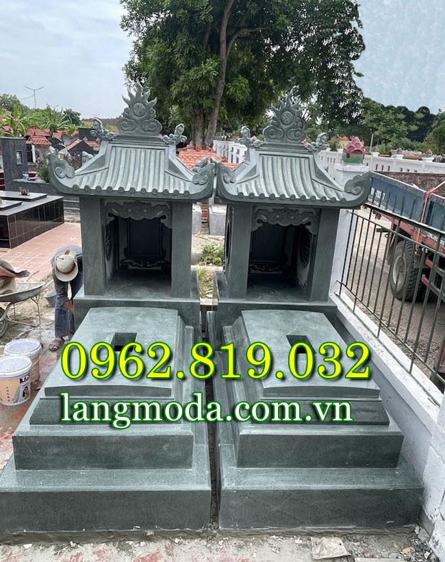 mộ một mái đá xanh rêu 