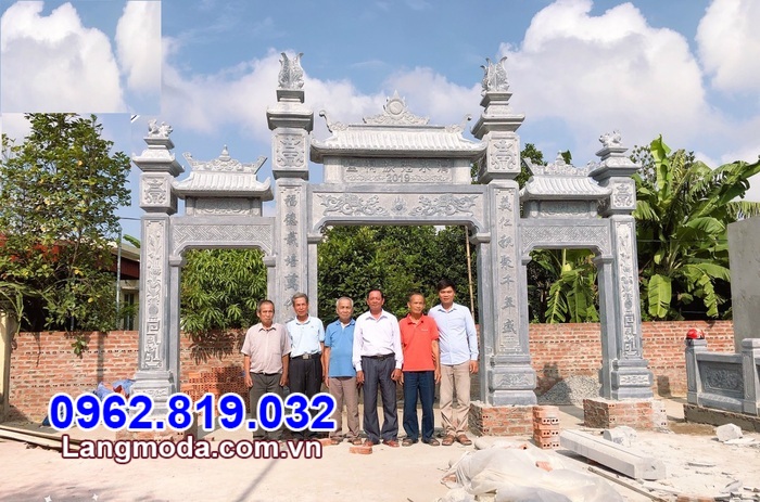 Cổng tam quan chùa