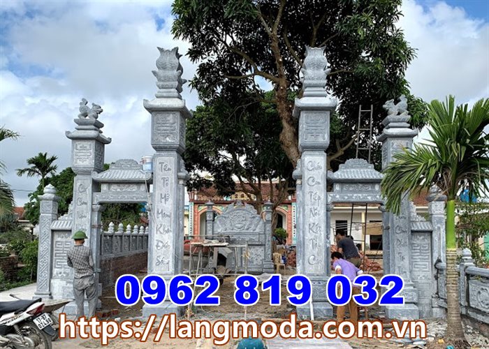 Cổng đình làng bằng đá tại quảng Ninh