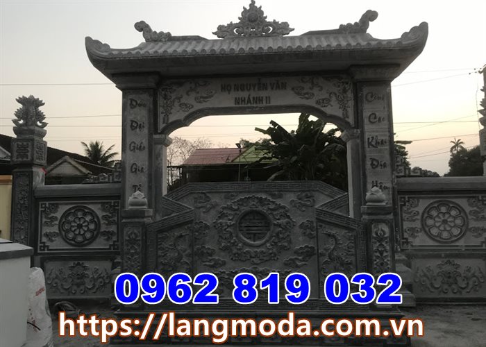 Cổng nhà thờ họ bằng đá tại quảng Ninh