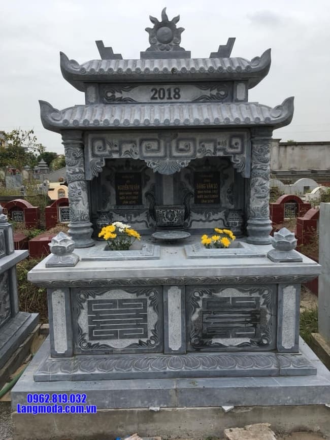 Mộ đá song thân tại Quảng Bình 