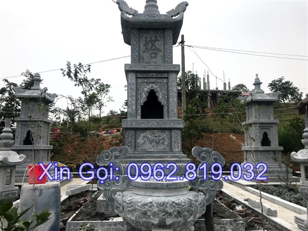mộ tháp bằng đá để thờ hũ tro cốt tại Quy Nhơn