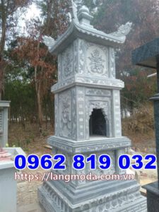Tháp mộ để hũ tro cốt bằng đá tại Tiền Giang