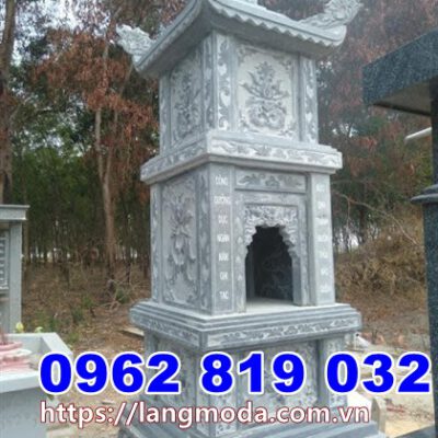 Tháp mộ để hũ tro cốt bằng đá tại Tiền Giang
