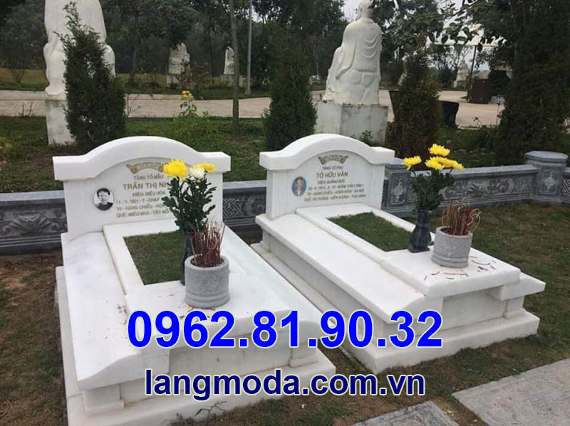 Mẫu mộ đôi từ đá trắng tại Bình Định