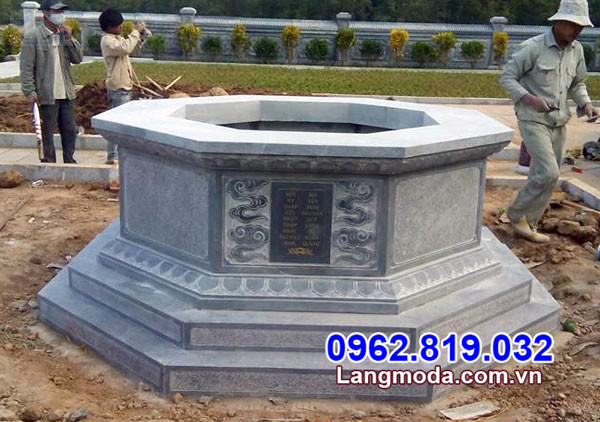 Mẫu mộ hình lục lăng bằng đá
