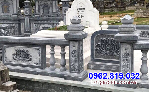 Tường rào đá chạm đầm sen