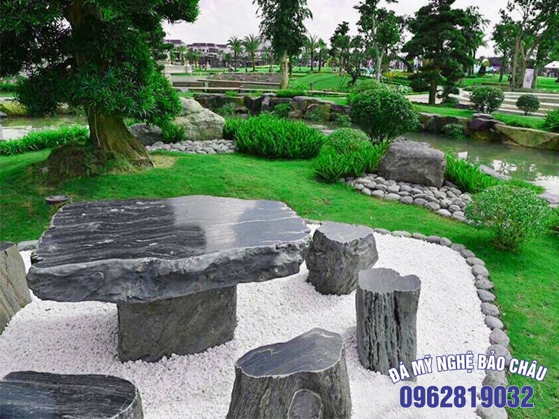 Mẫu bàn ghế đá sân vườn tự nhiên