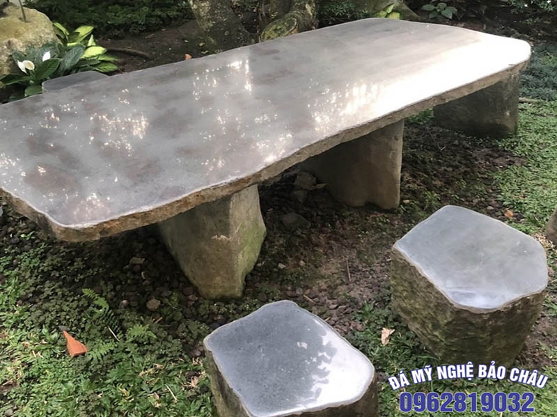 Mẫu bàn ghế đá tự nhiên giá rẻ