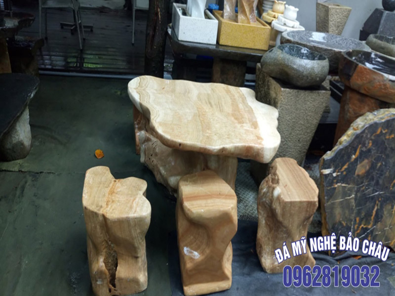 Mẫu bàn ghế đá vân gỗ