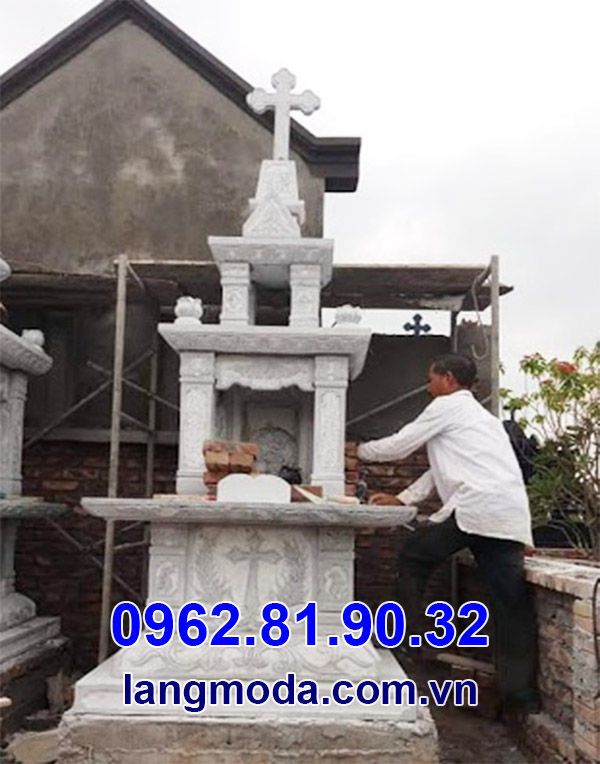 Mộ đôi công giáo