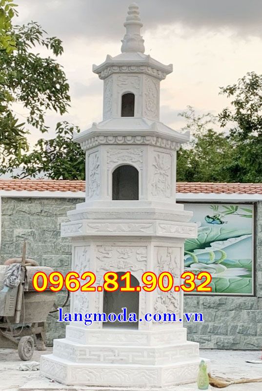 Mộ tháp để tro cốt đá trắng tại Đồng Tháp