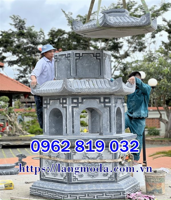 Quá trình lắp tháp đá tại Lâm Đồng