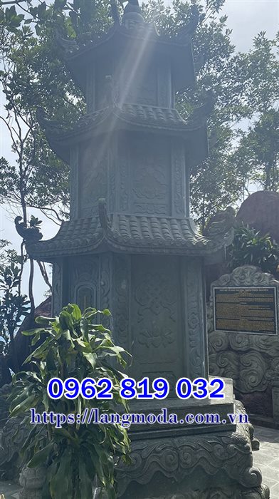 Mộ tháp đá xanh rêu TP Hồ Chí Minh