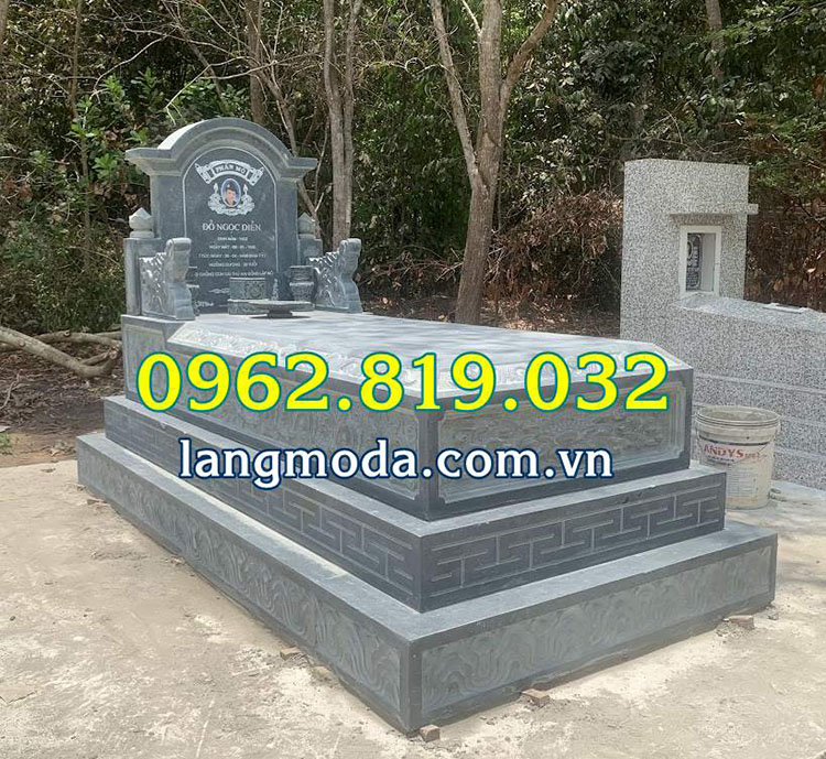 Mẫu mộ đá đơn bằng đá xanh rêu