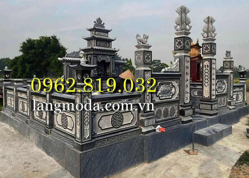 Mẫu lăng mộ gia đình đẹp phong cách truyền thống với hoa văn chạm khắc tinh xảo