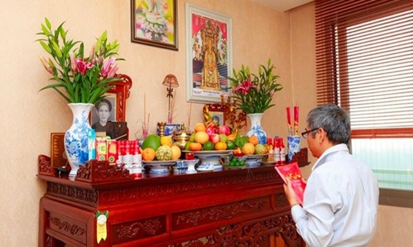 Văn khấn cúng gia tiên tại nhà đầy đủ chi tiết