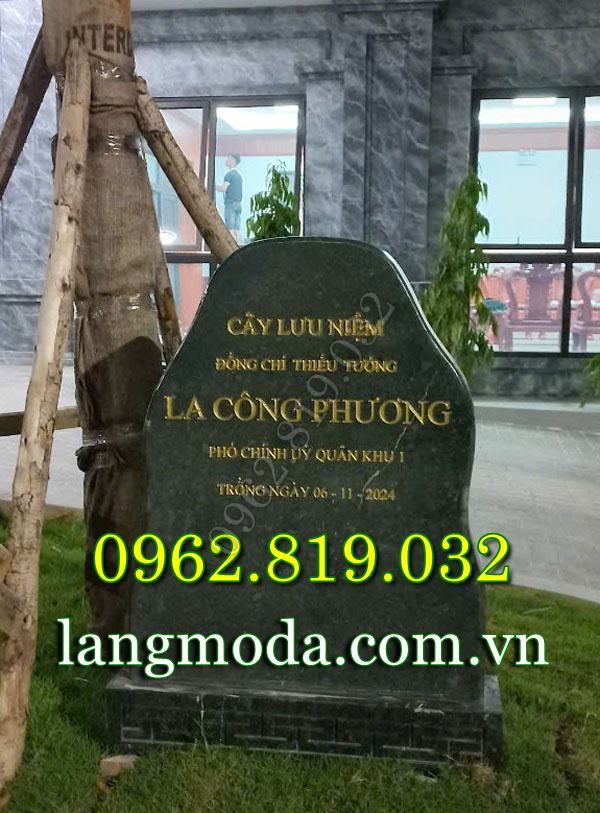 Mẫu bia đá lưu niệm trồng cây 